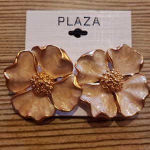 PLAZA blossom shape metal beige/gold tone clip-ons - NEW